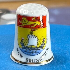 New Brunswick Souvenir Thimble - White and Gold